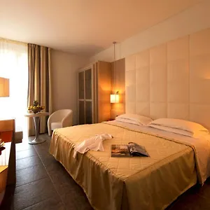 https://grand-hotel-admiral-palace.it-tuscanyhotel.com